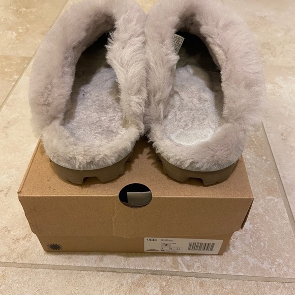 ❤️SOLD❤️UGG Coquette Slippers - Picture 3 of 11